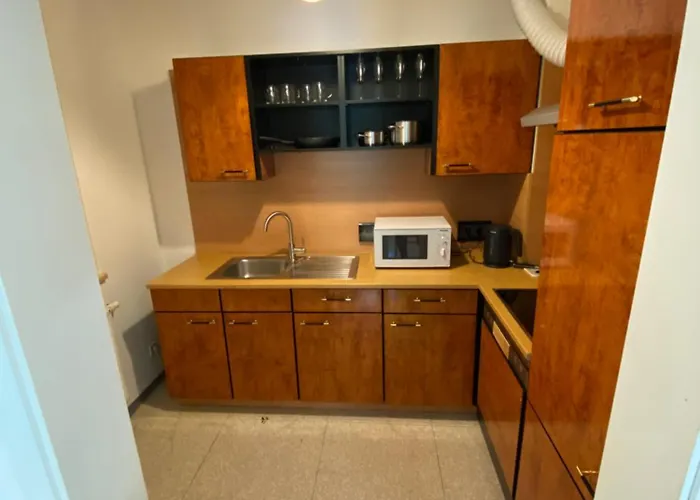 Mbudget I Shower & Sleep I Free Private Parking I Easy Self Check In Διαμέρισμα *