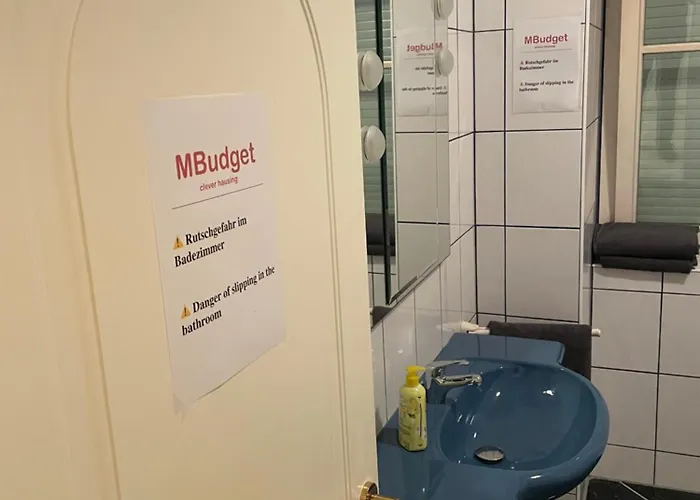 Mbudget I Shower & Sleep I Free Private Parking I Easy Self Check In