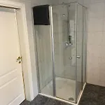 Mbudget I Shower & Sleep I Free Private Parking I Easy Self Check In Apartament