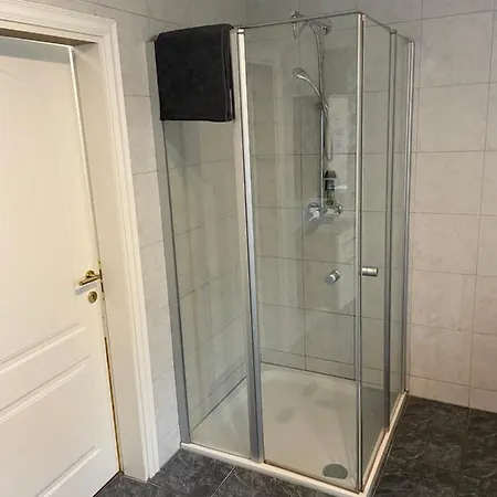 Mbudget I Free Private Parking I Easy Self Check In Apartman