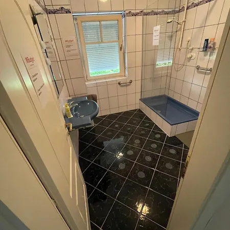 Appartement Mbudget I Free Private Parking I Easy Self Check In *