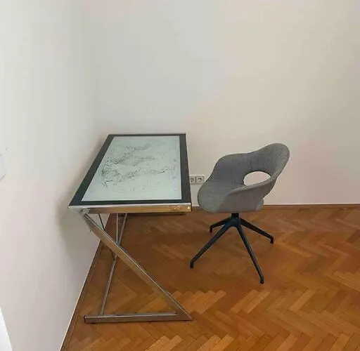 Mbudget I Shower & Sleep I Free Private Parking I Easy Self Check In Apartment Graz