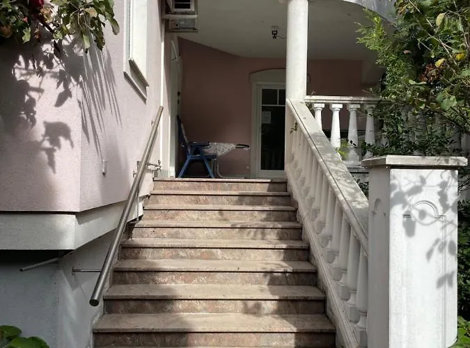 דירה Mbudget I Shower & Sleep I Free Private Parking I Easy Self Check In *