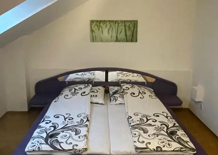 Apartment Mbudget I Shower & Sleep I Free Private Parking I Easy Self Check In