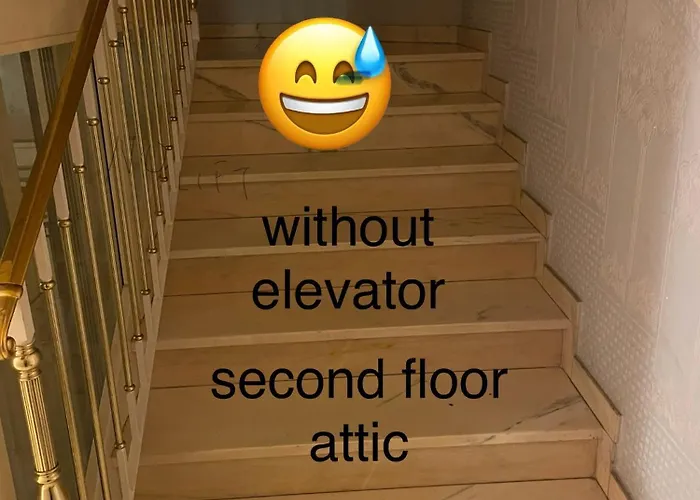 Mbudget I Shower & Sleep I Free Private Parking I Easy Self Check In Apartment *