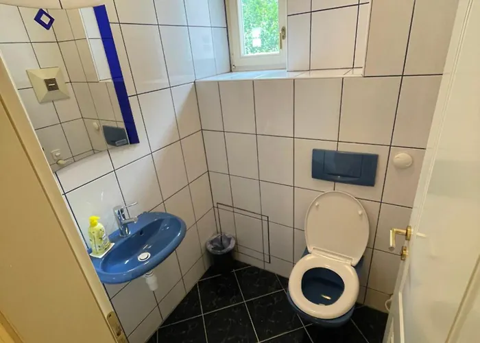 Mbudget I Shower & Sleep I Free Private Parking I Easy Self Check In *