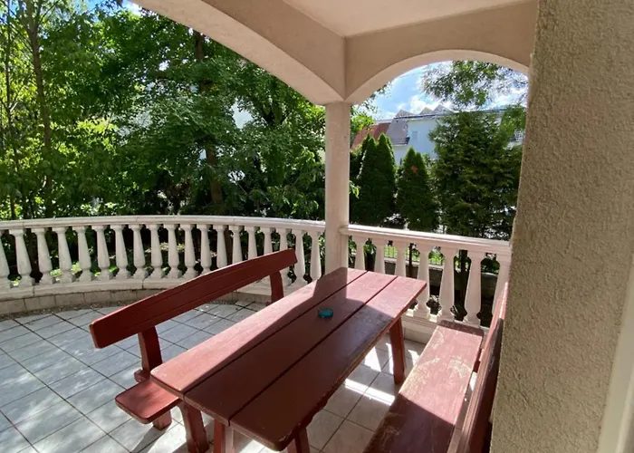 Apartment Mbudget I Shower & Sleep I Free Private Parking I Easy Self Check In *